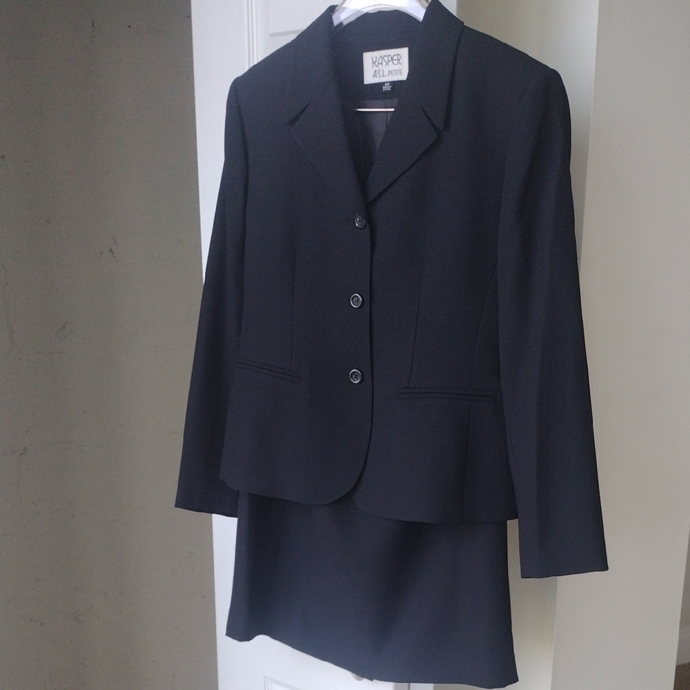Kasper Black Blazer and Skirt Set Size 6 Petite